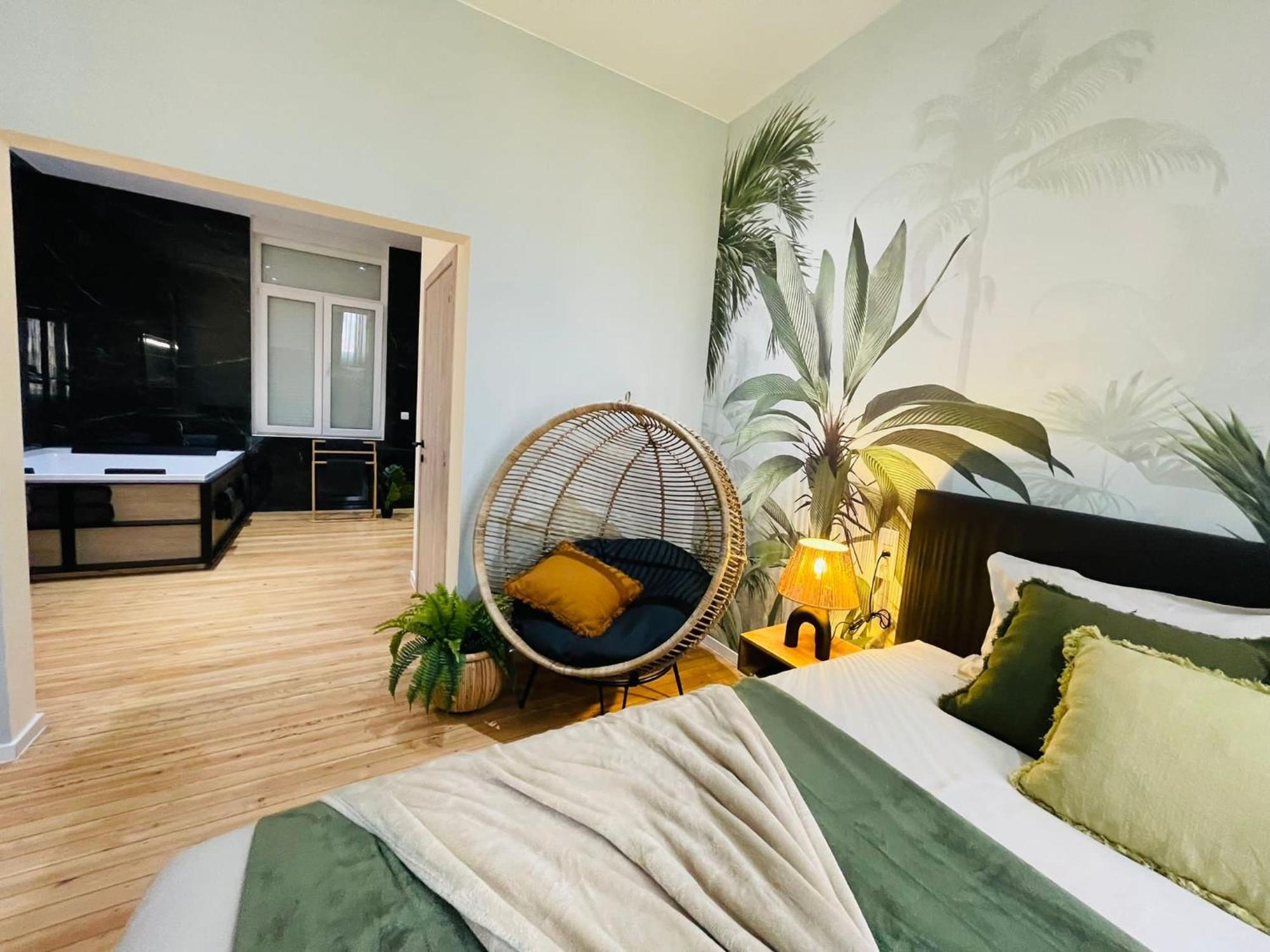 Appartement Exotique Avec Bain Balneo เลียจ ภายนอก รูปภาพ
